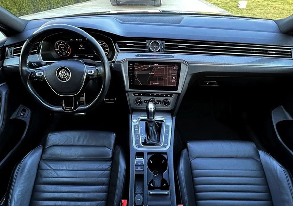 Volkswagen Passat cena 87900 przebieg: 189000, rok produkcji 2018 z Krynica-Zdrój małe 379